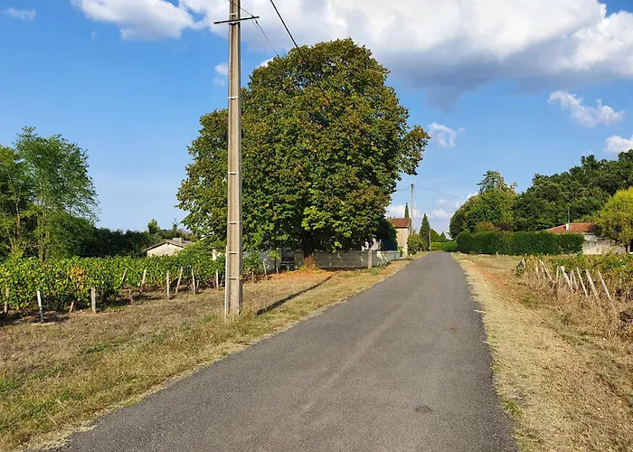 Domaine De La Garde Pensión